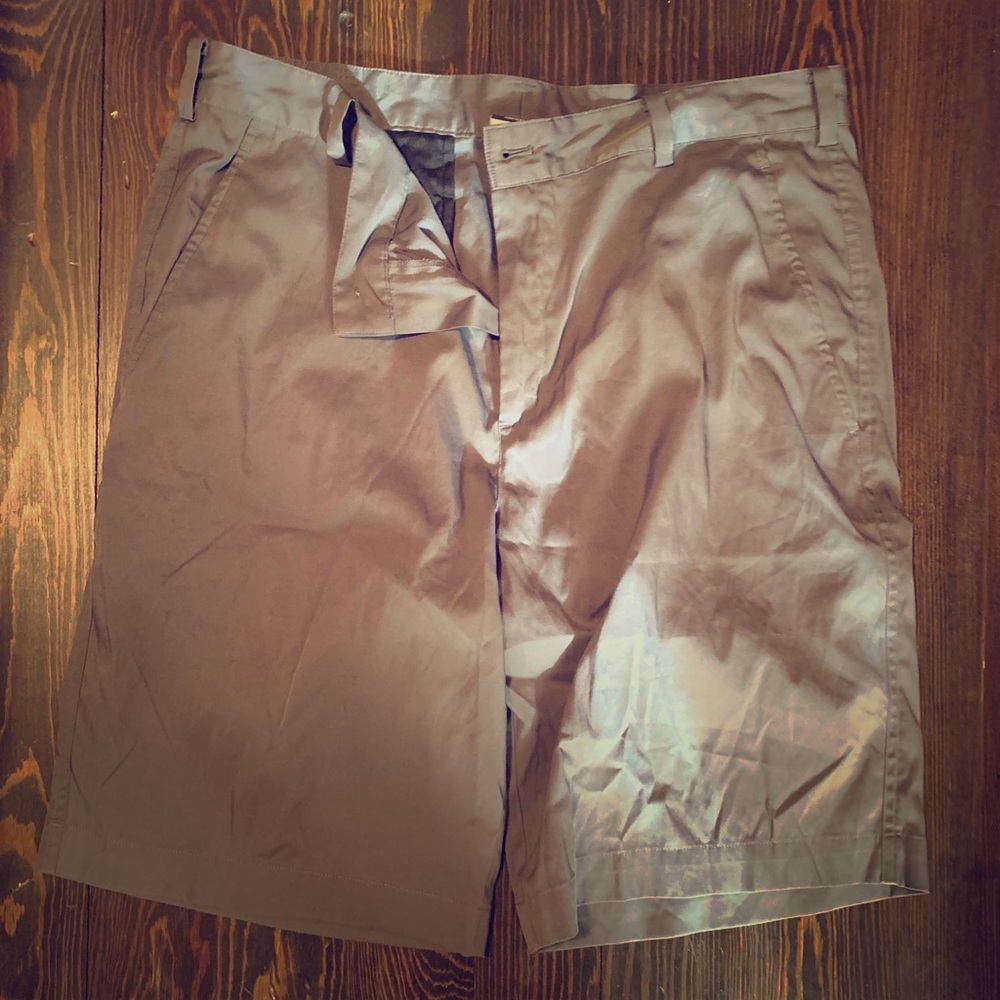 Men’s Nike golf shorts size 34